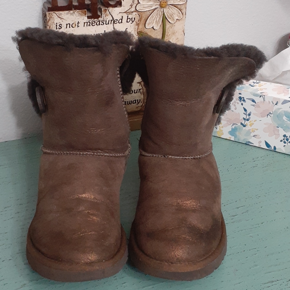 UGG BOOTS SZ 6